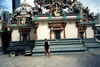 Hinduistiocký chrám v centre Sungapúru - hneď vedľa Čínskeho mesta.(17.12.2002)